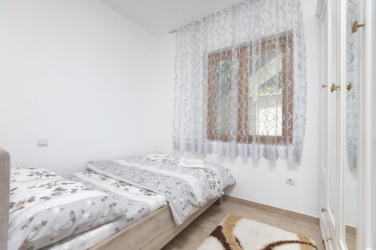Muo Sea Front Apartments Котор Екстер'єр фото