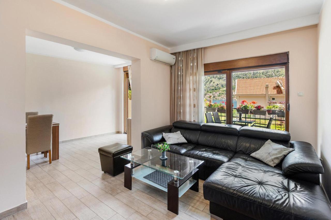 Muo Sea Front Apartments Котор Екстер'єр фото