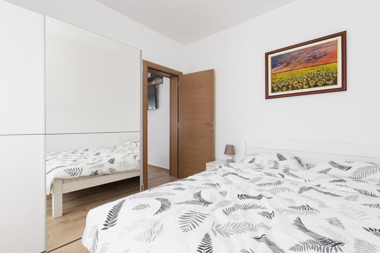 Muo Sea Front Apartments Котор Екстер'єр фото