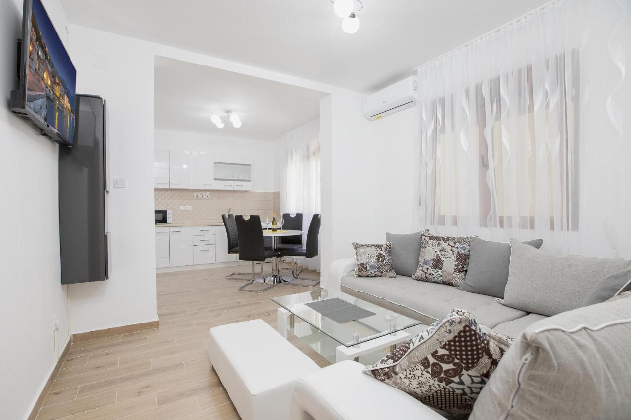 Muo Sea Front Apartments Котор Екстер'єр фото